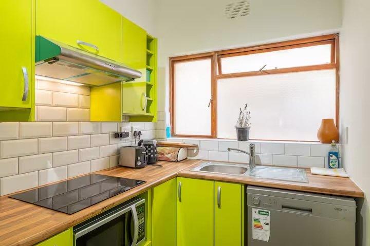 2 Bedroom Property for Sale in Fish Hoek Western Cape